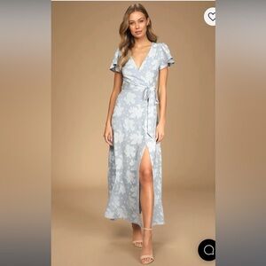 New with tags- Lulus Light Blue Jacquard Short Sleeve Maxi Dress- small
